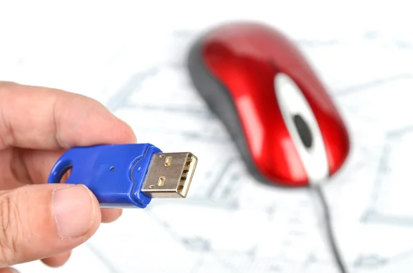 USB-Festplatte, rote Maus und Blaupause — Stockfoto