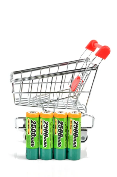 Carrinho de compras e bateria — Fotografia de Stock