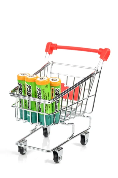 Shoppingvagn och batteri — Stockfoto