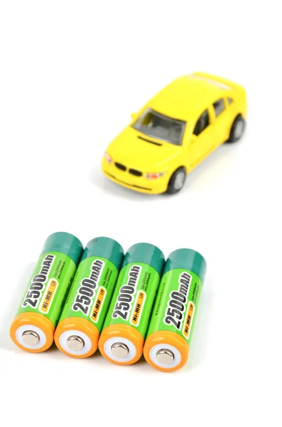 Batterier och leksaksbil — Stockfoto