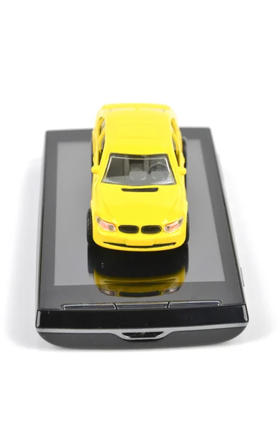 Chytrý telefon a hračka auto — Stock fotografie