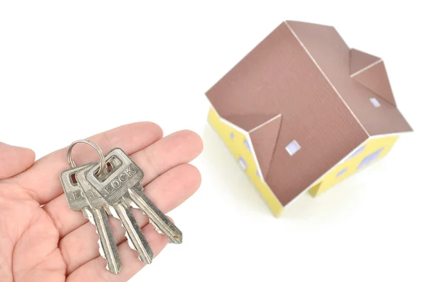 Model domu a klíč — Stock fotografie