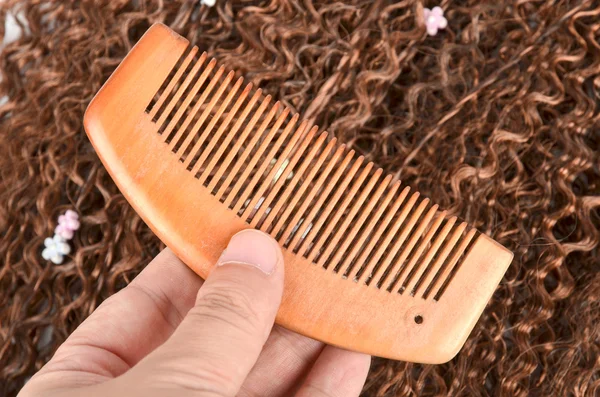 Wood comb and hair — Stock Photo, Image