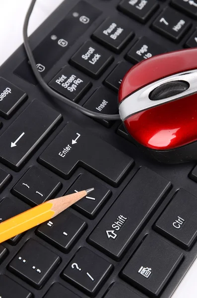 Teclado do computador, mouse e lápis — Fotografia de Stock