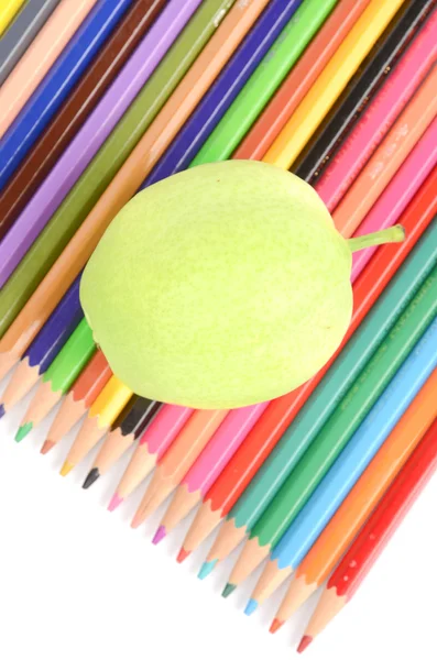 Αχλάδι και χρώμα μολύβια — Φωτογραφία Αρχείου