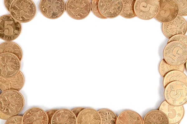 Gouden munten op witte achtergrond — Stockfoto