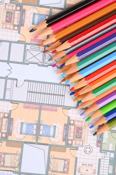 Hausplan und Farbstift — Stockfoto