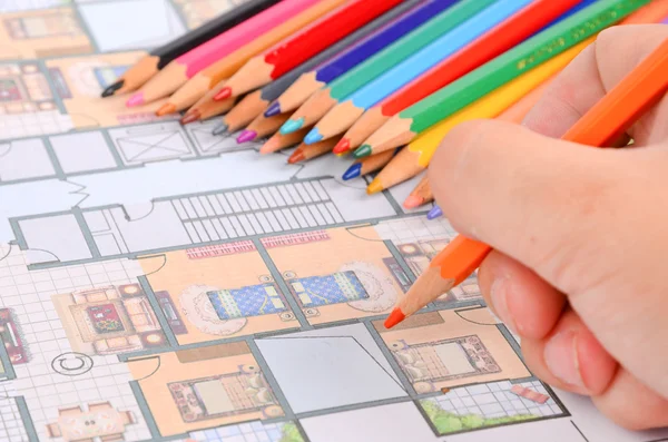 Ev planı ve renkli kalem — Stok fotoğraf