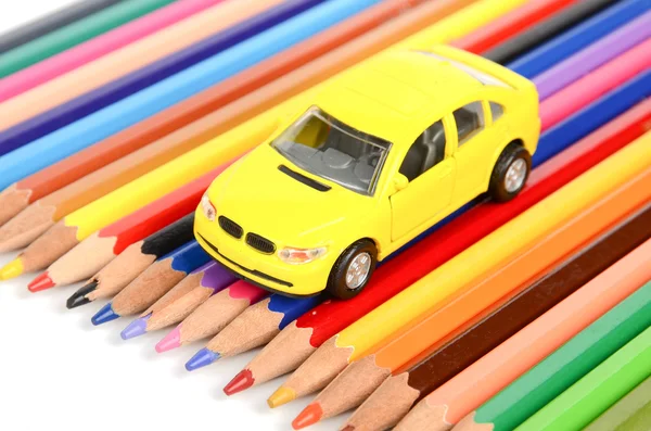 Автомобиль и цветной карандаш — стоковое фото