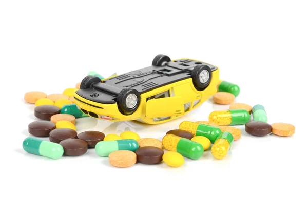 Leksaksbilar och medicin — Stockfoto