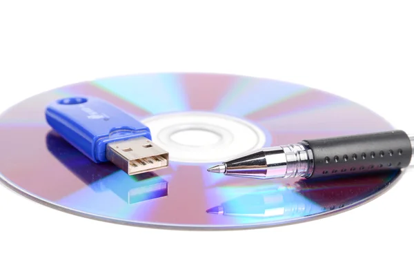 DVD e caneta com disco USB — Fotografia de Stock