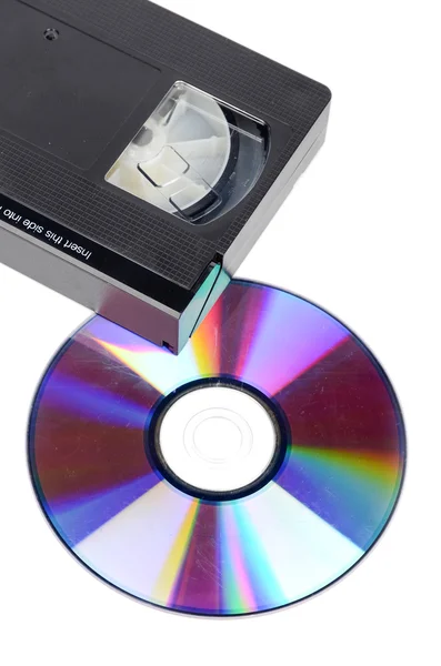 Videokazety a dvd na bílém pozadí — Stock fotografie
