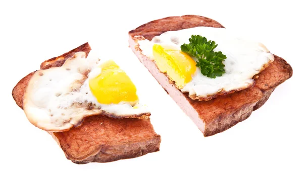 Pan de carne partido con huevo frito — Foto de Stock
