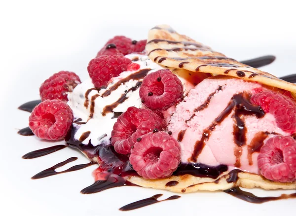 Fresh Raspberry ice cream — Stock Photo, Image