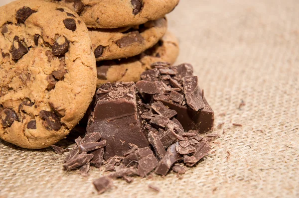 積み上げクッキー チョコレート入り — ストック写真