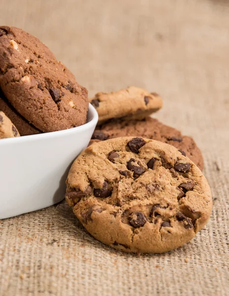 Blandade cookies i en skål — Stockfoto