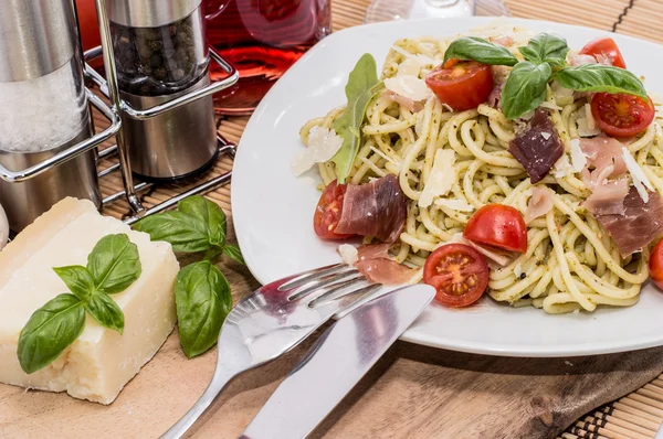 stock image Spaghetti with Pesto Sauce