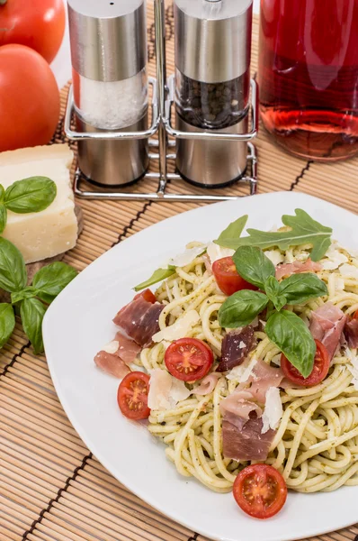 stock image Plate with Spaghetti and ingredients