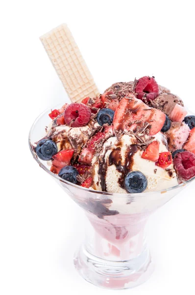 아이스크림에 신선한 과일 — 스톡 사진