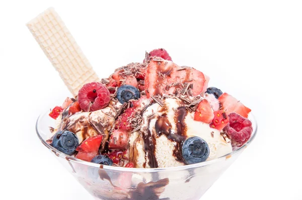Морозиво з ягодами — стокове фото