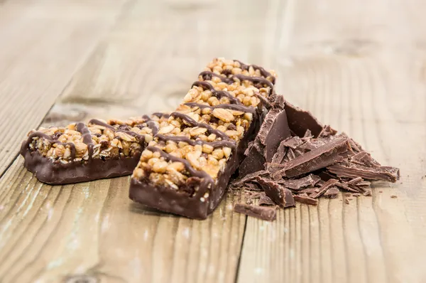 Due barrette di granola con cioccolato — Foto Stock