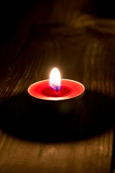 Una vela ardiente — Foto de Stock
