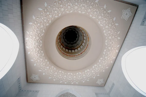 Große Scheich-Zayed-Moschee — Stockfoto