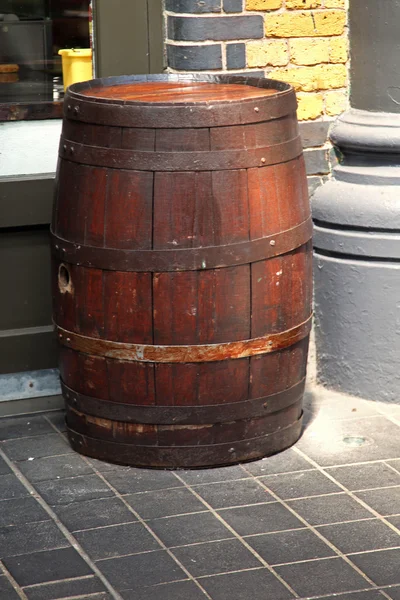 Velho barril — Fotografia de Stock