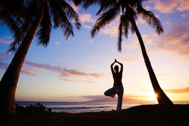 güzel yoga kadın silüeti