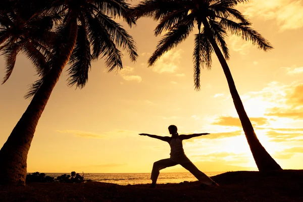 Yoga al atardecer —  Fotos de Stock