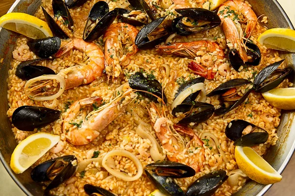 大型海洋西班牙海鲜饭 — 图库照片