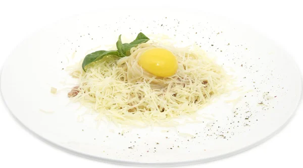 Спагетти с яйцом — стоковое фото