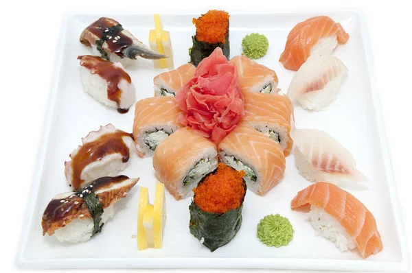 Японские суши и морепродукты — стоковое фото