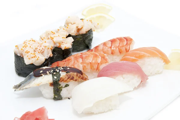Японський суші риби і морепродуктів — стокове фото