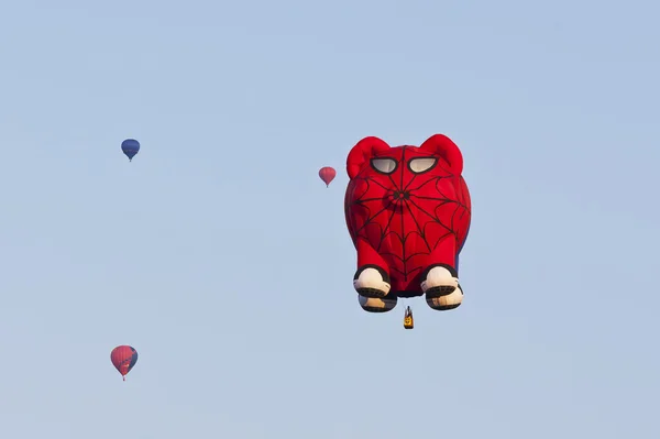 Heißluftballons an einem Sommertag — Stockfoto