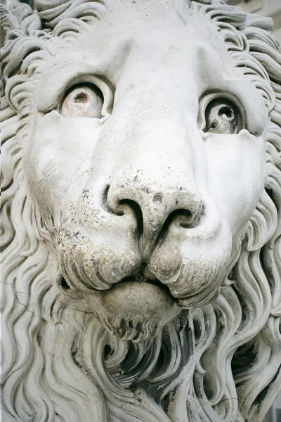 雕塑 雄狮 — 图库照片