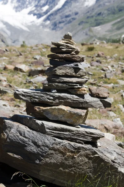 Rocks in nature as a zen tower — Stock Photo, Image