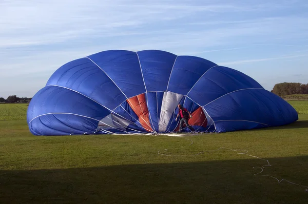 Luftballon am Boden — Stockfoto