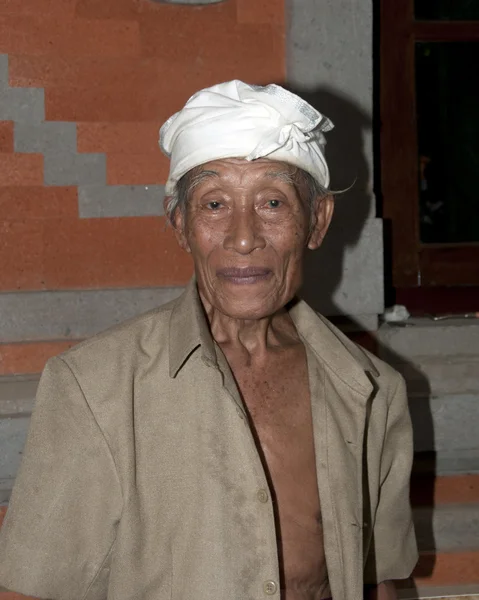 Vieil homme en indonésie — Photo