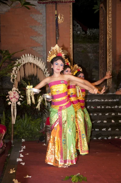 Вечер балийских танцев — стоковое фото