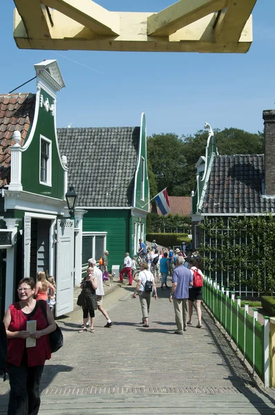 Типичная голландская улица — стоковое фото