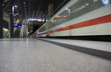 yüksek hızlı tren