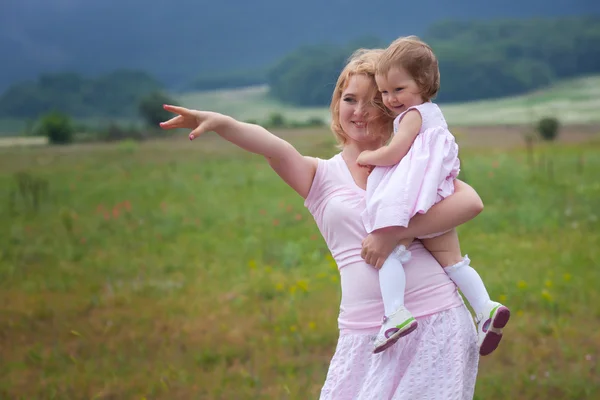 Madre con hija —  Fotos de Stock