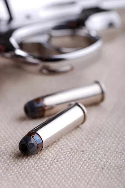 Bullets with gun — Stock Photo, Image