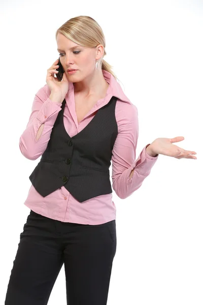 Сотрудница говорит по мобильному телефону — стоковое фото