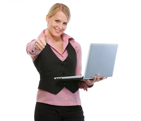 Başparmak gösterilen laptop ile kadın — Stok fotoğraf