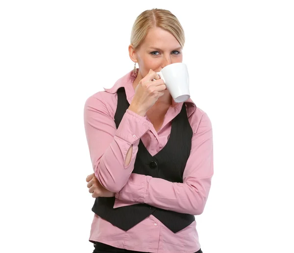 Mujer sonriente bebiendo café — Foto de Stock