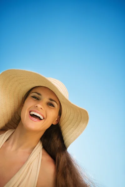 Portrait of happy woman on vacation — Stock Photo, Image