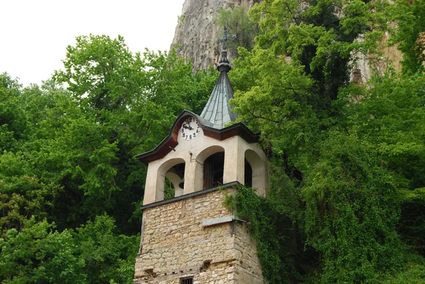 Wieża zegarowa w klasztorze — Zdjęcie stockowe