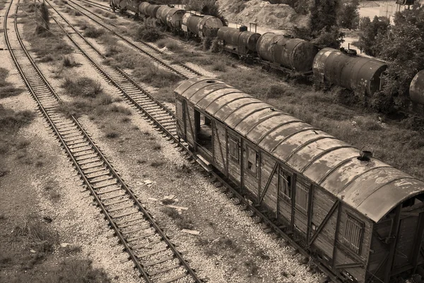 Viejas cisternas de ferrocarril, vagones, líneas — Foto de Stock